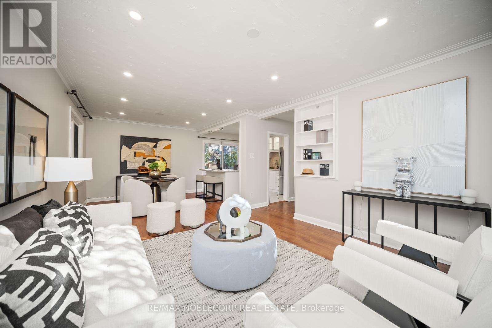 54 MONKSWOOD CRES