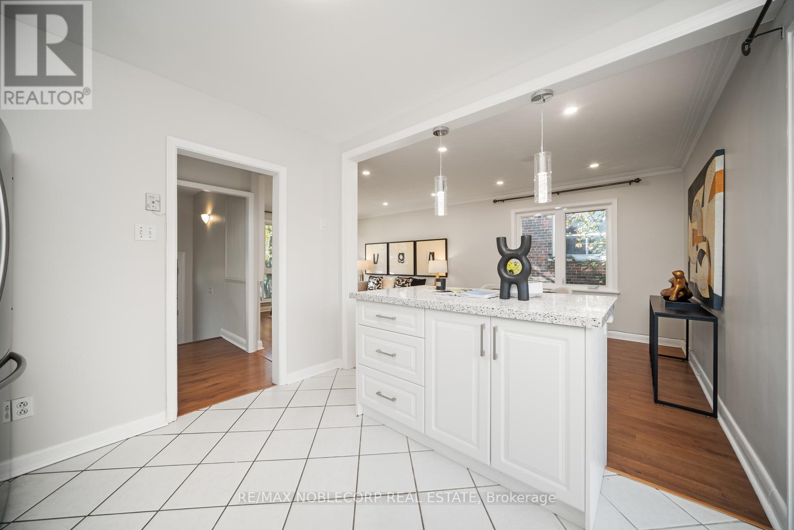 54 MONKSWOOD CRES
