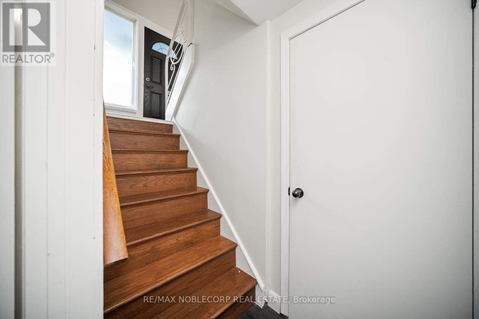 54 MONKSWOOD CRES