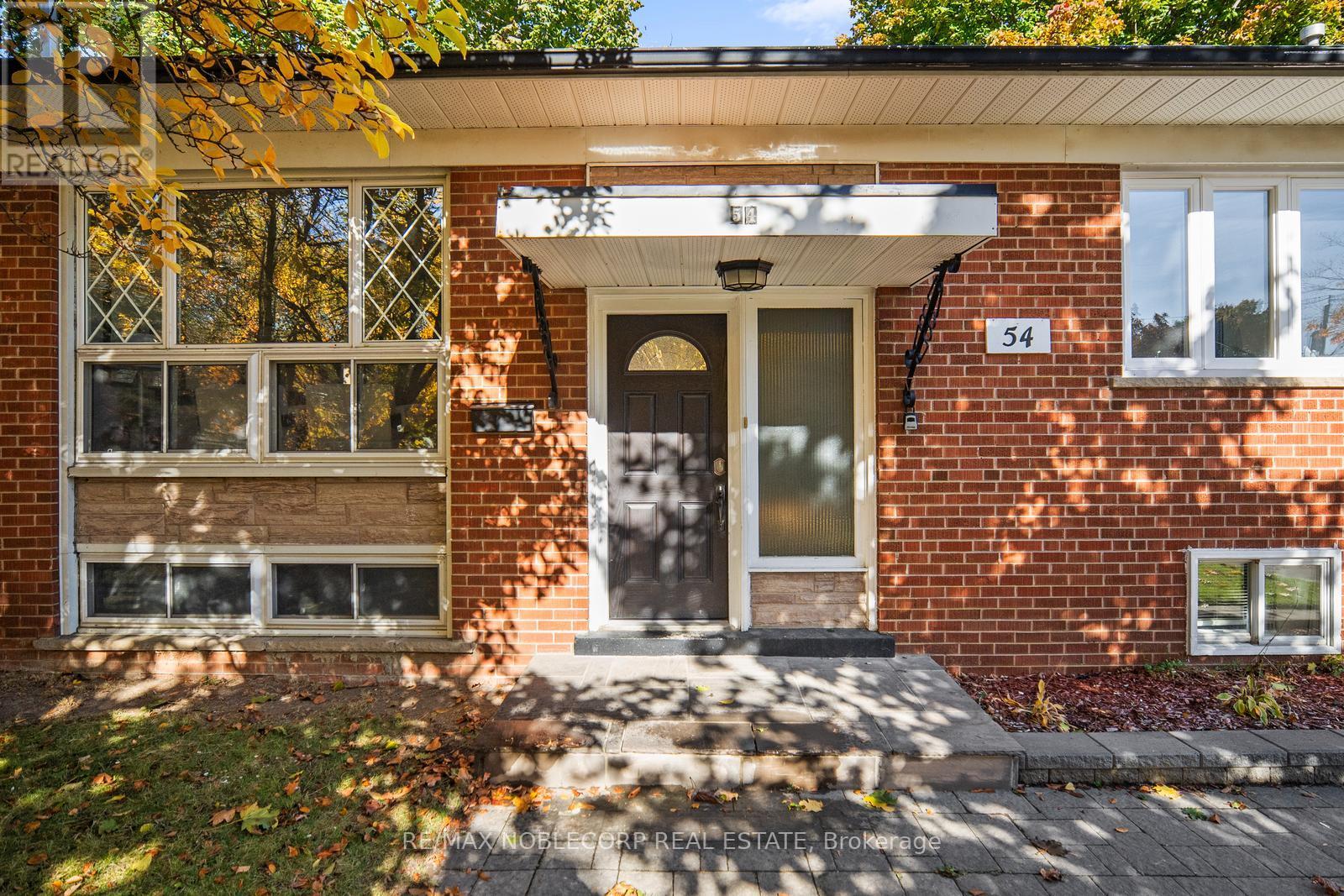 54 MONKSWOOD CRES