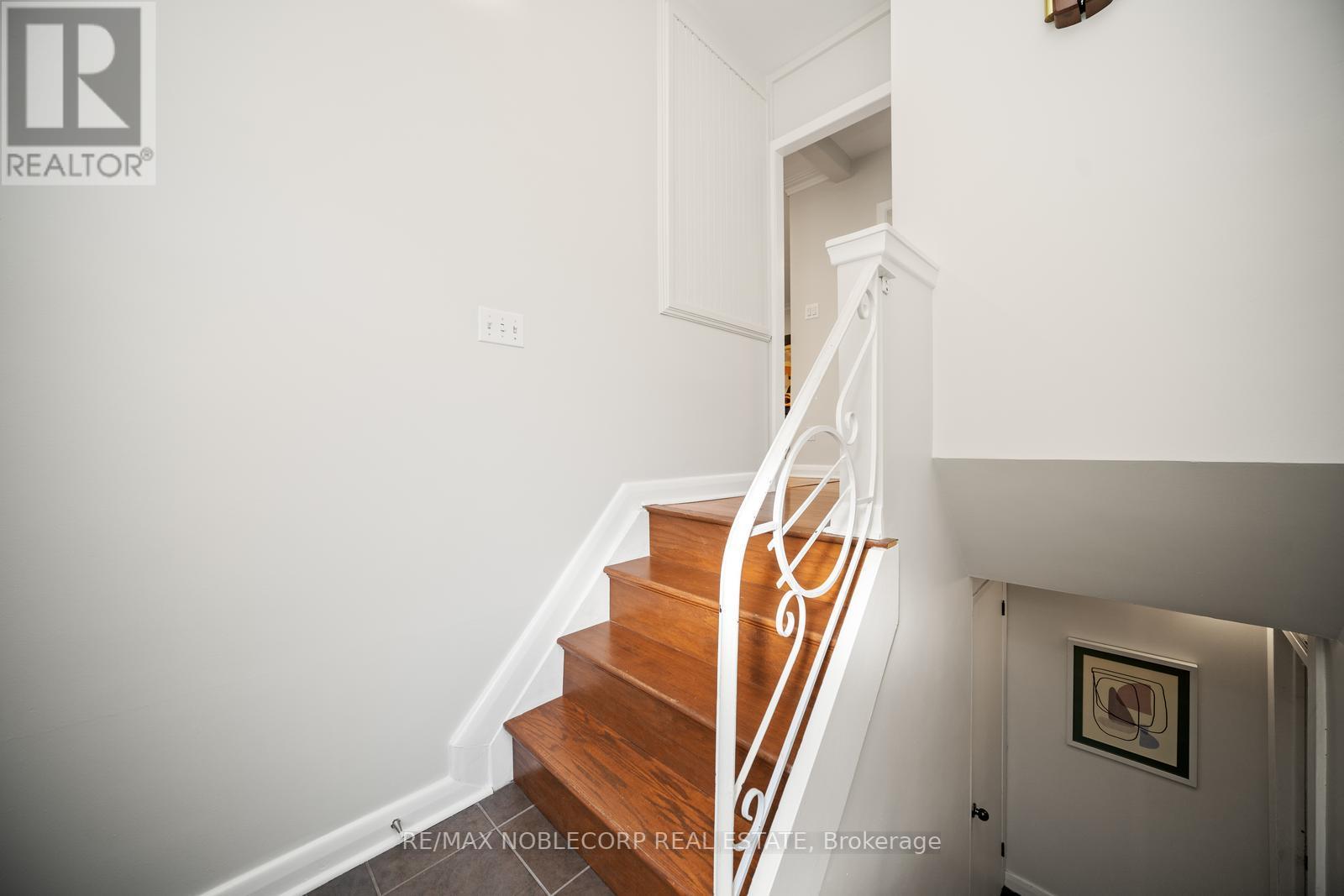 54 MONKSWOOD CRES