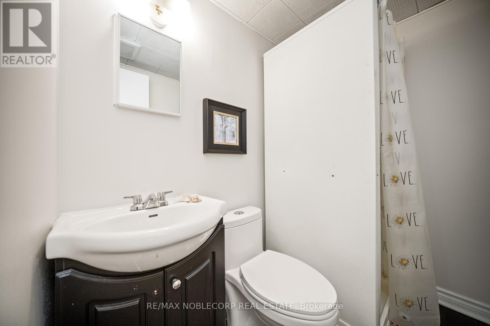 54 MONKSWOOD CRES