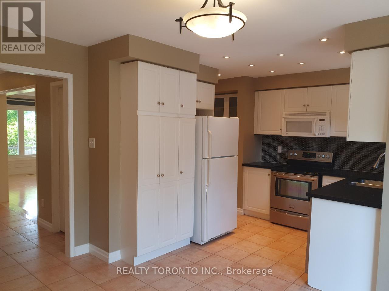 150 BAYWELL CRES