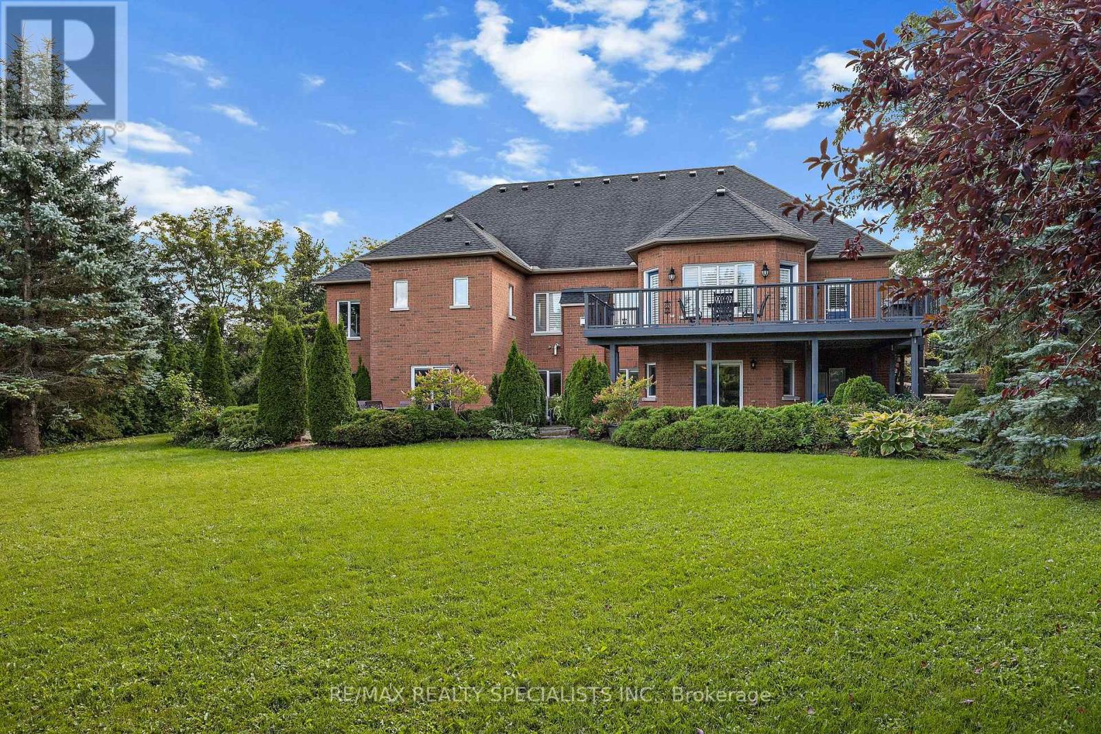 1081 FAR NORTH CIRC