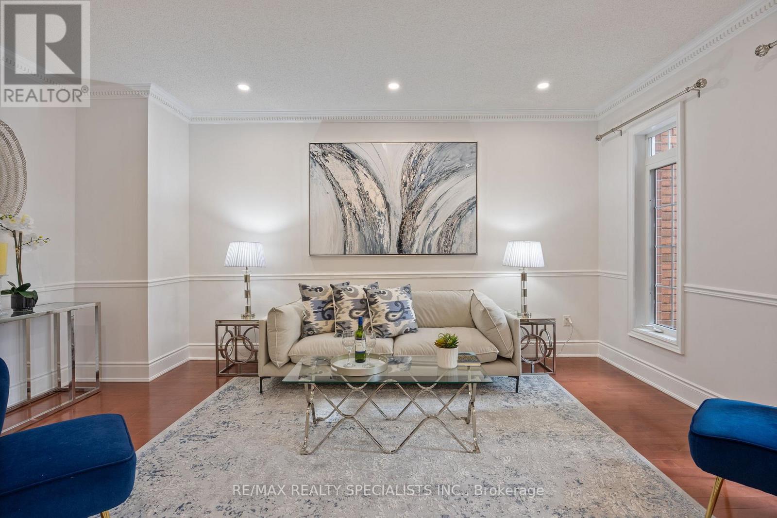 1081 FAR NORTH CIRC