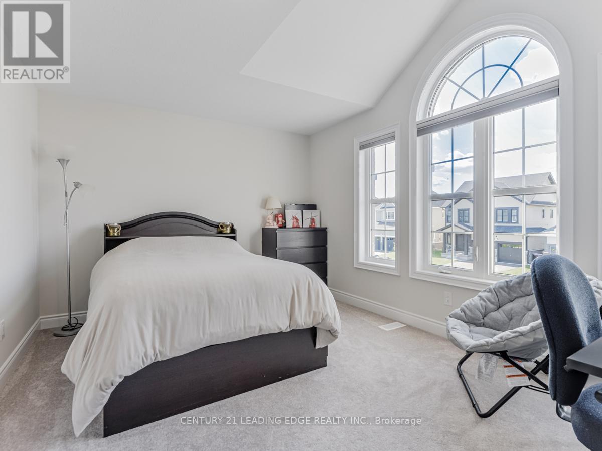 109 STRACHAN TR