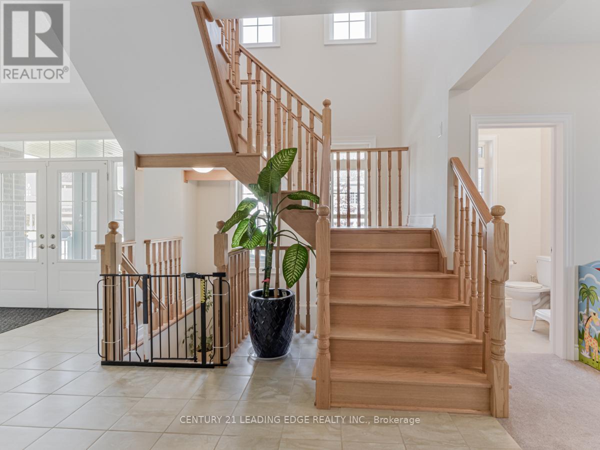 109 STRACHAN TR