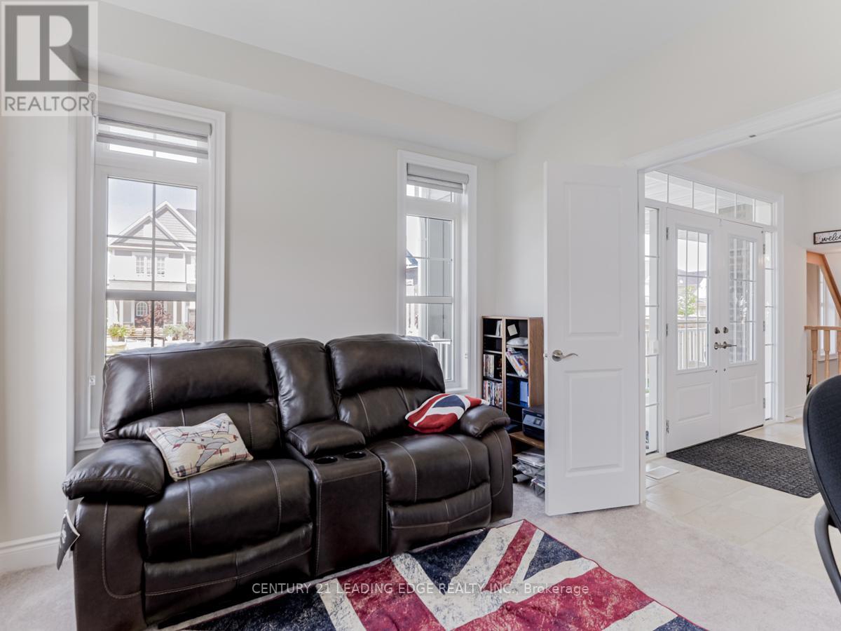 109 STRACHAN TR