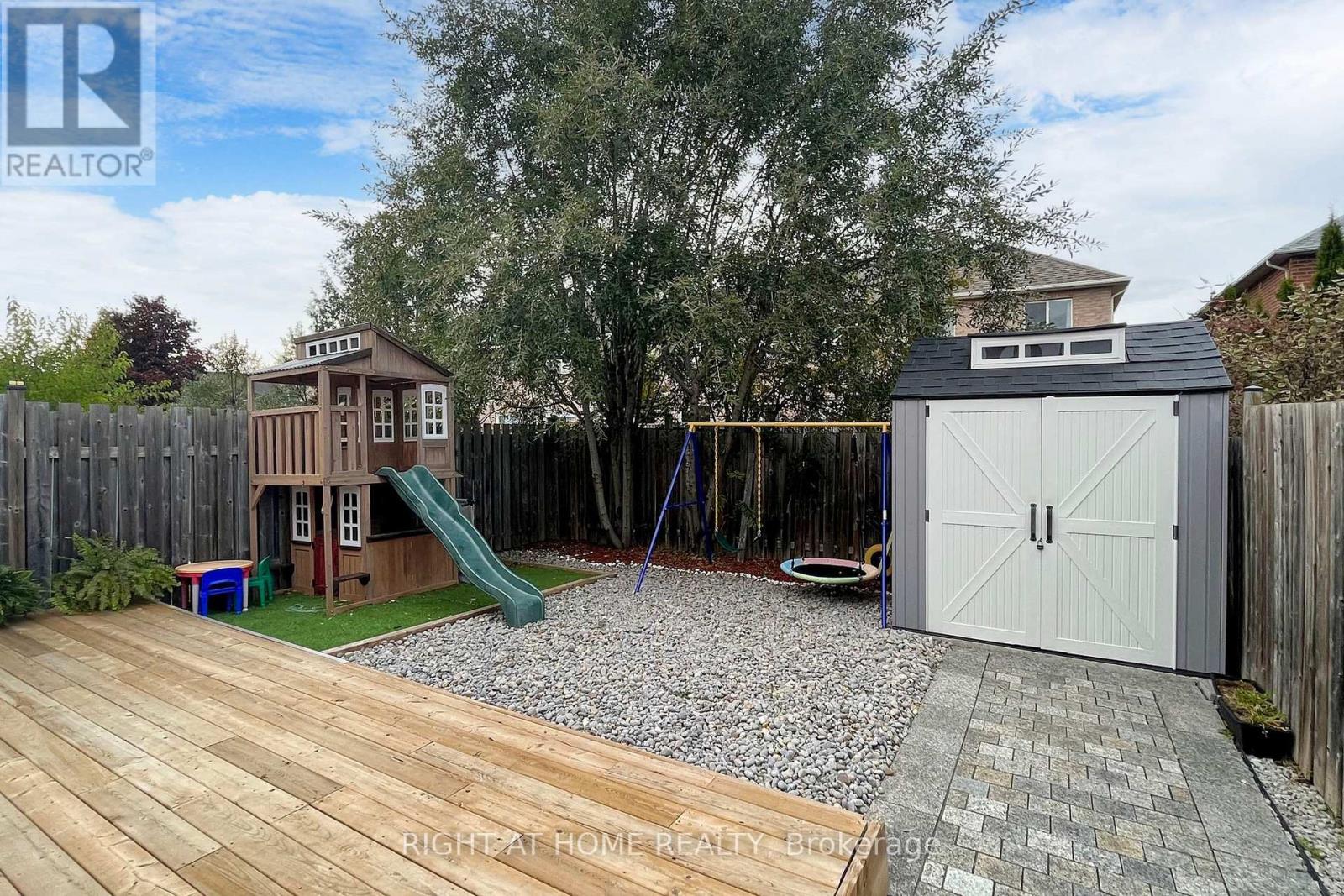 83 BANBROOKE CRES