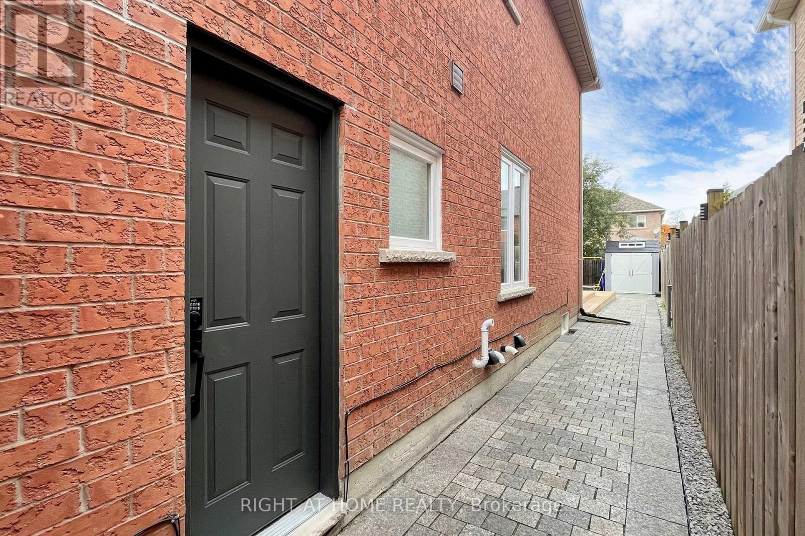 83 BANBROOKE CRES