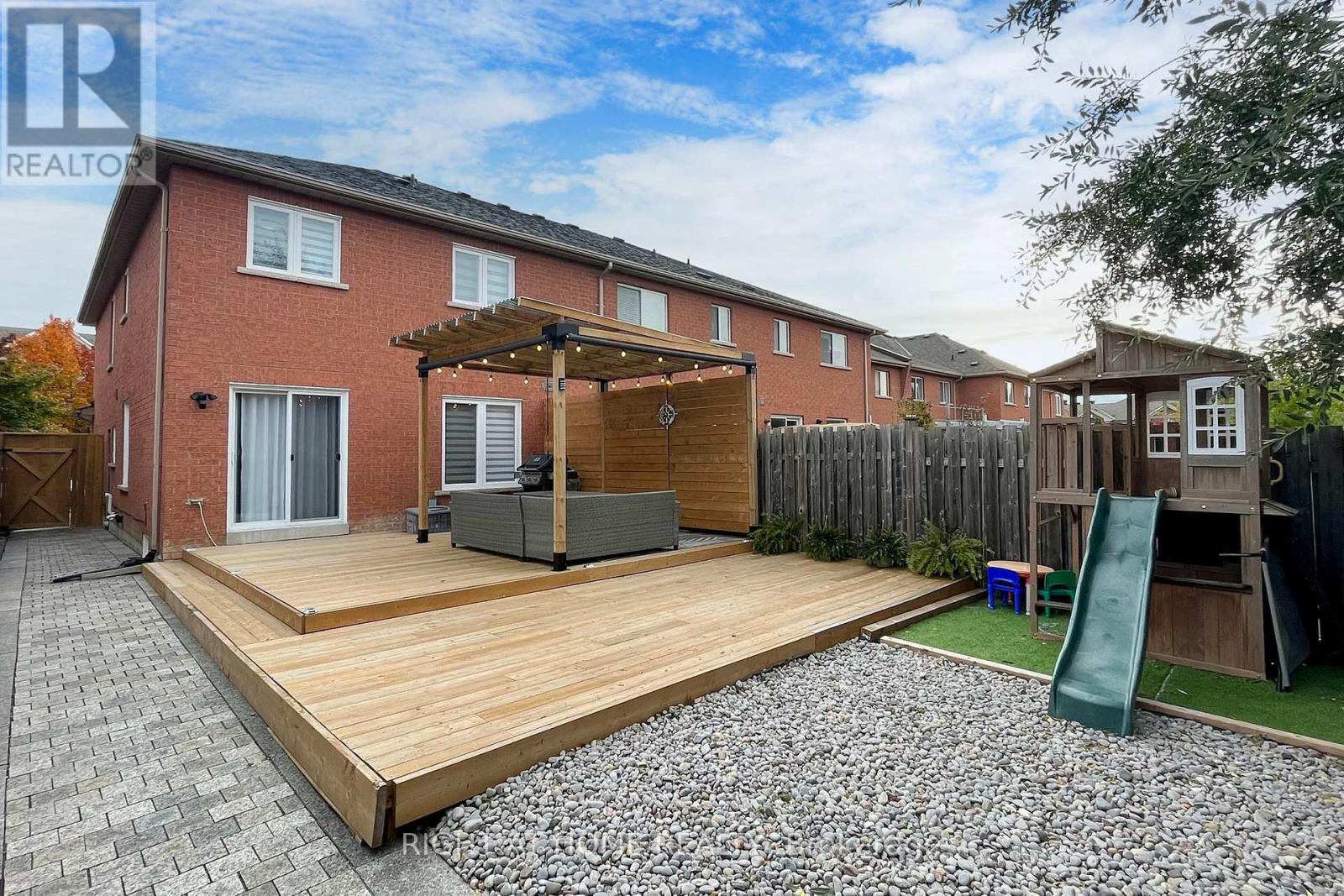 83 BANBROOKE CRES