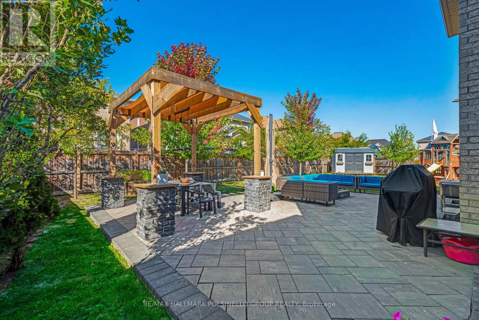 197 HOPKINS CRES