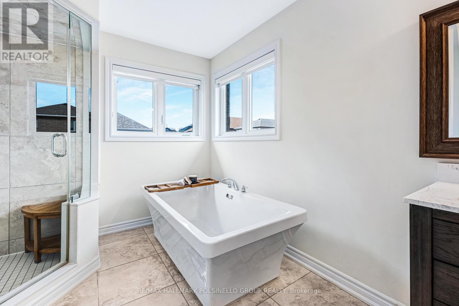 197 HOPKINS CRES