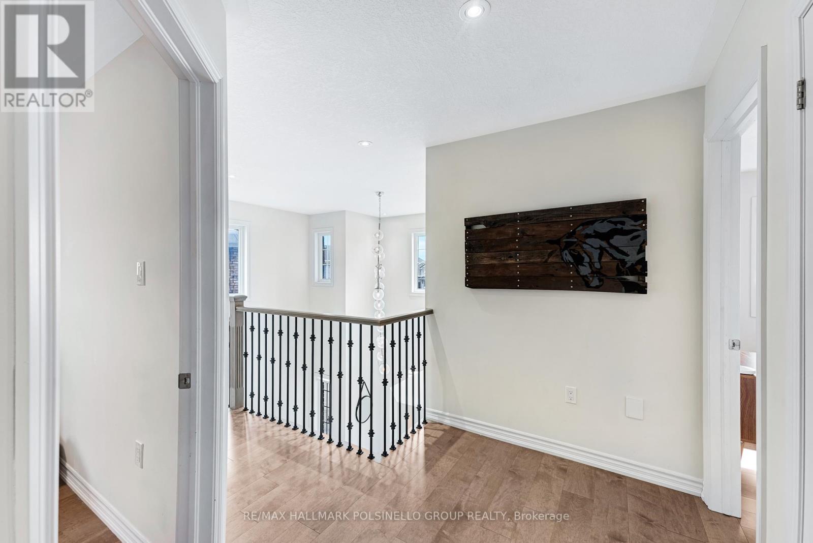 197 HOPKINS CRES