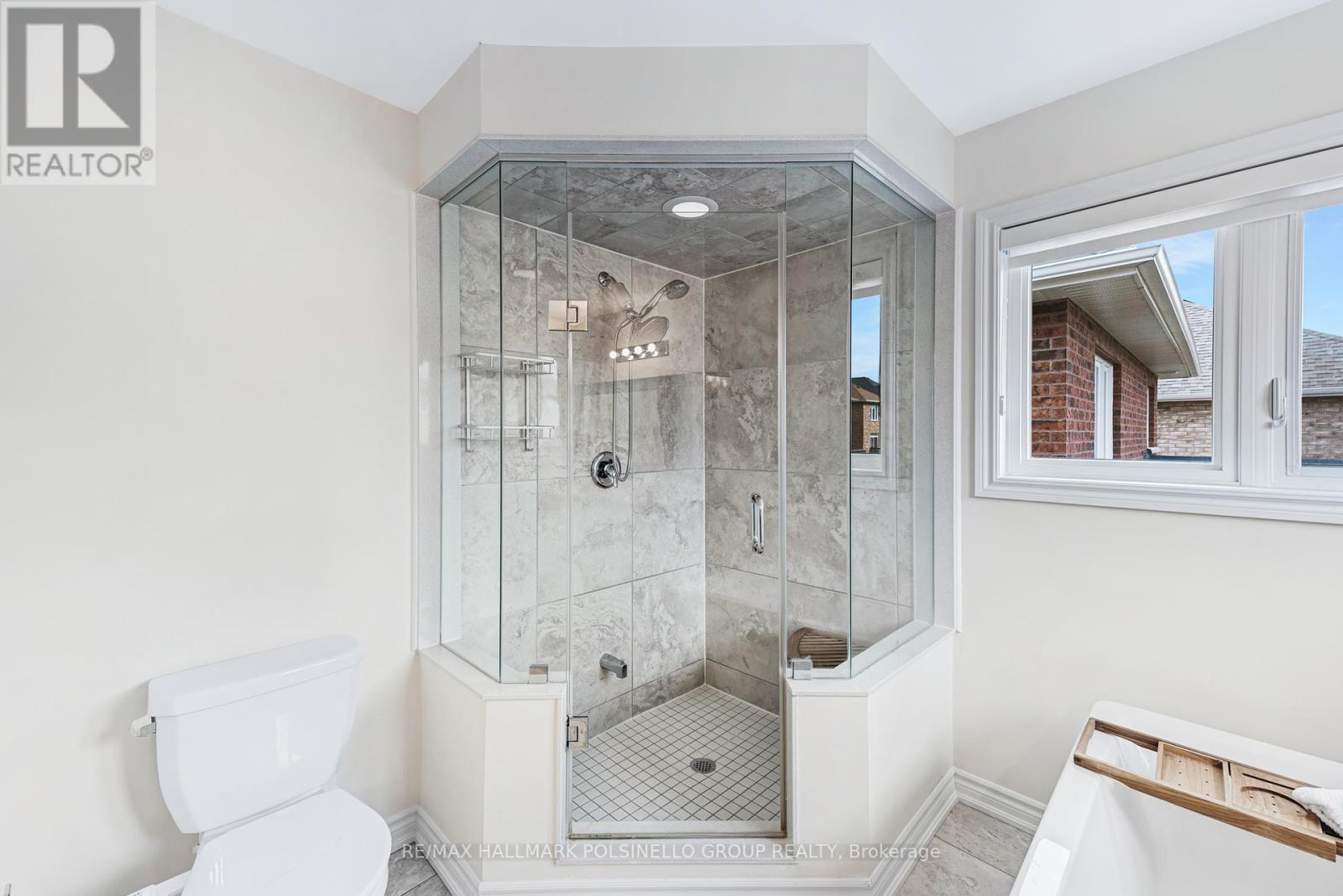 197 HOPKINS CRES