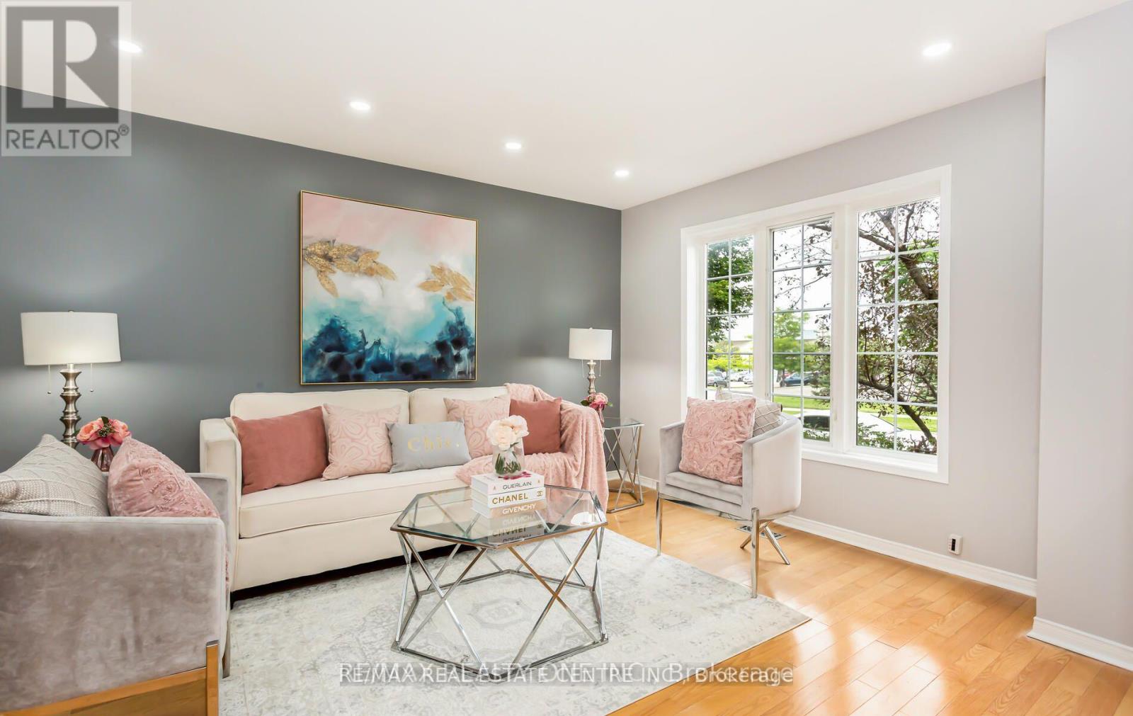 405 HOLLANDVIEW TR