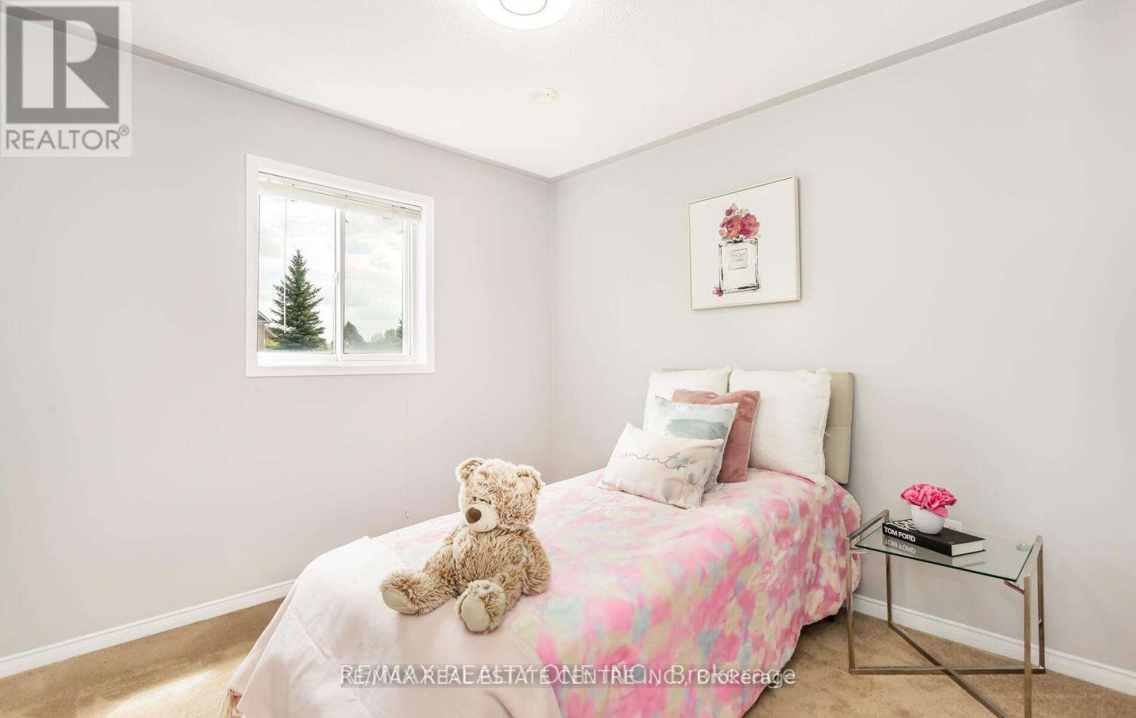 405 HOLLANDVIEW TR
