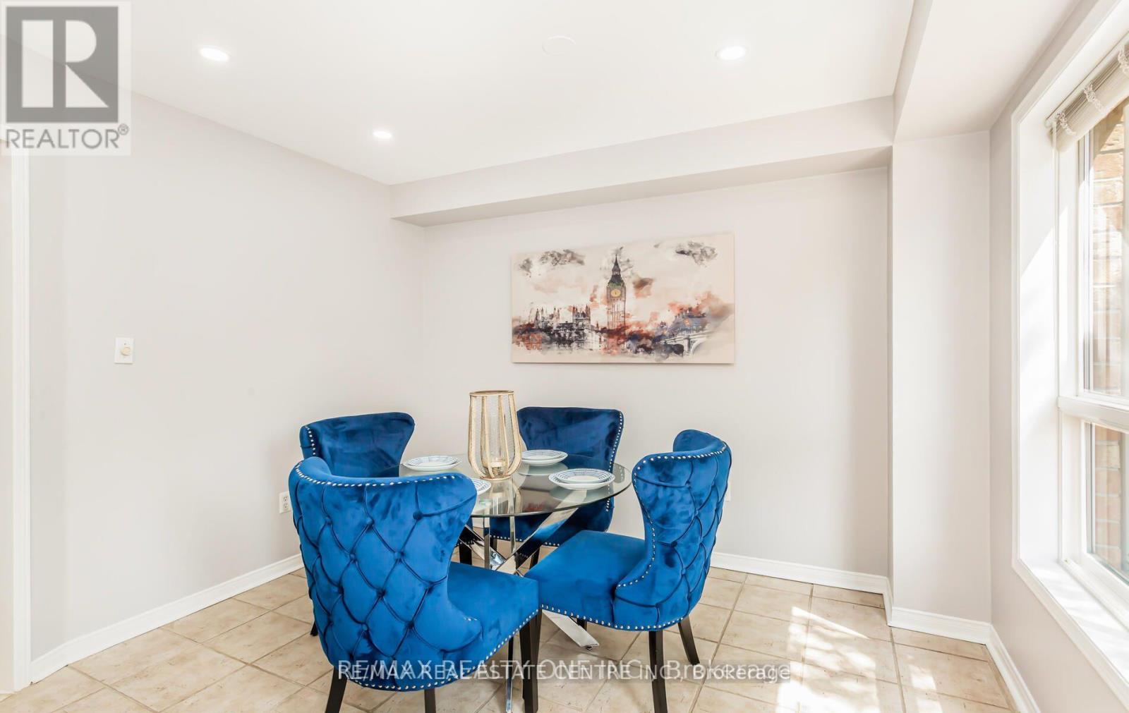 405 HOLLANDVIEW TR