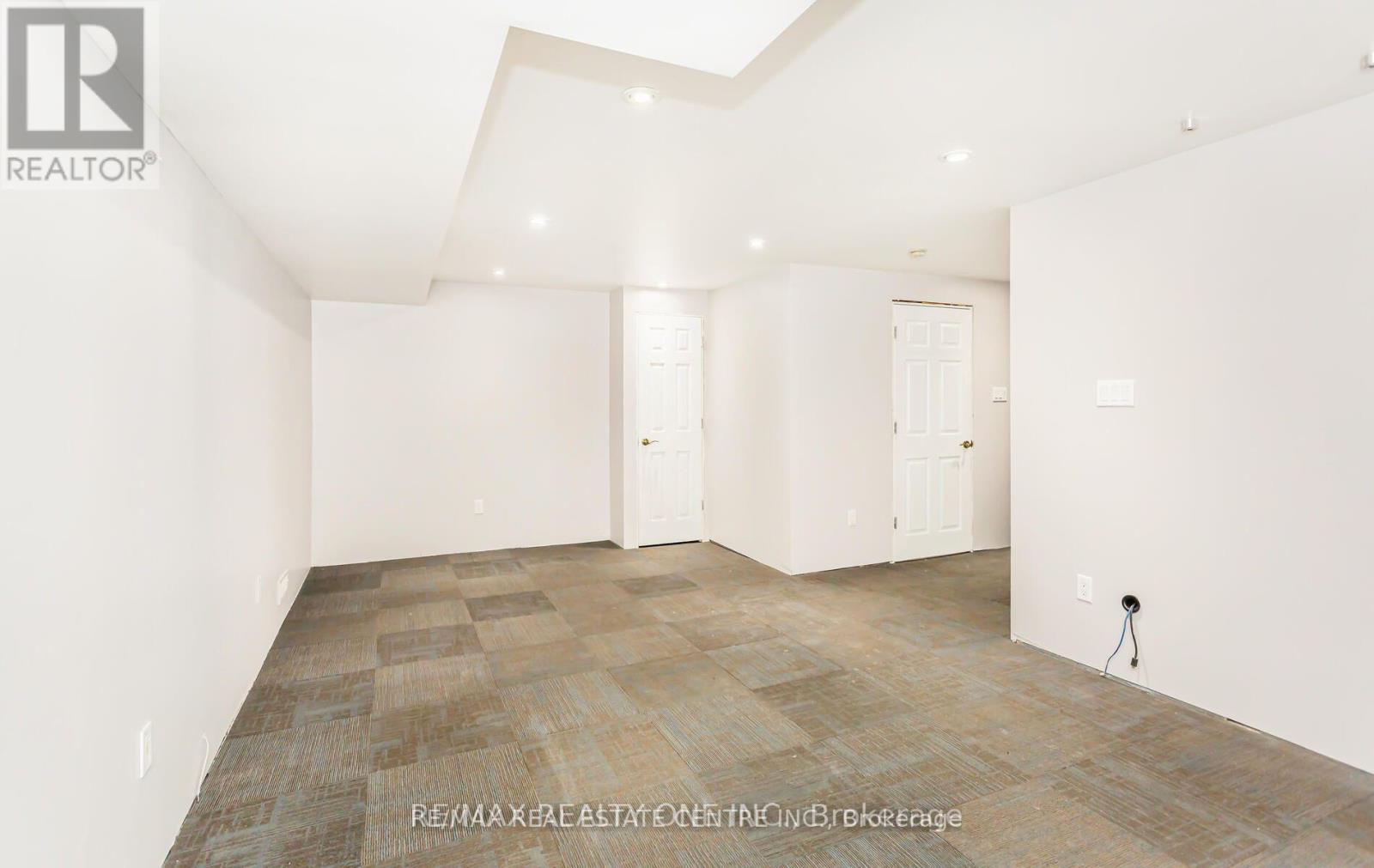 405 HOLLANDVIEW TR