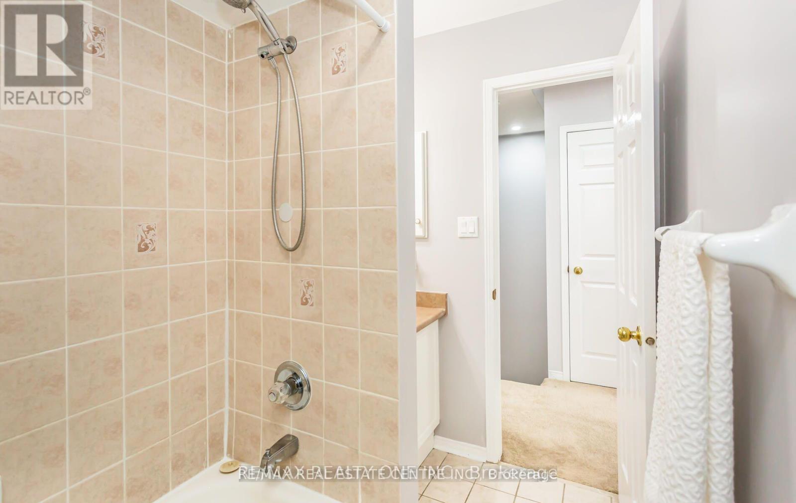 405 HOLLANDVIEW TR