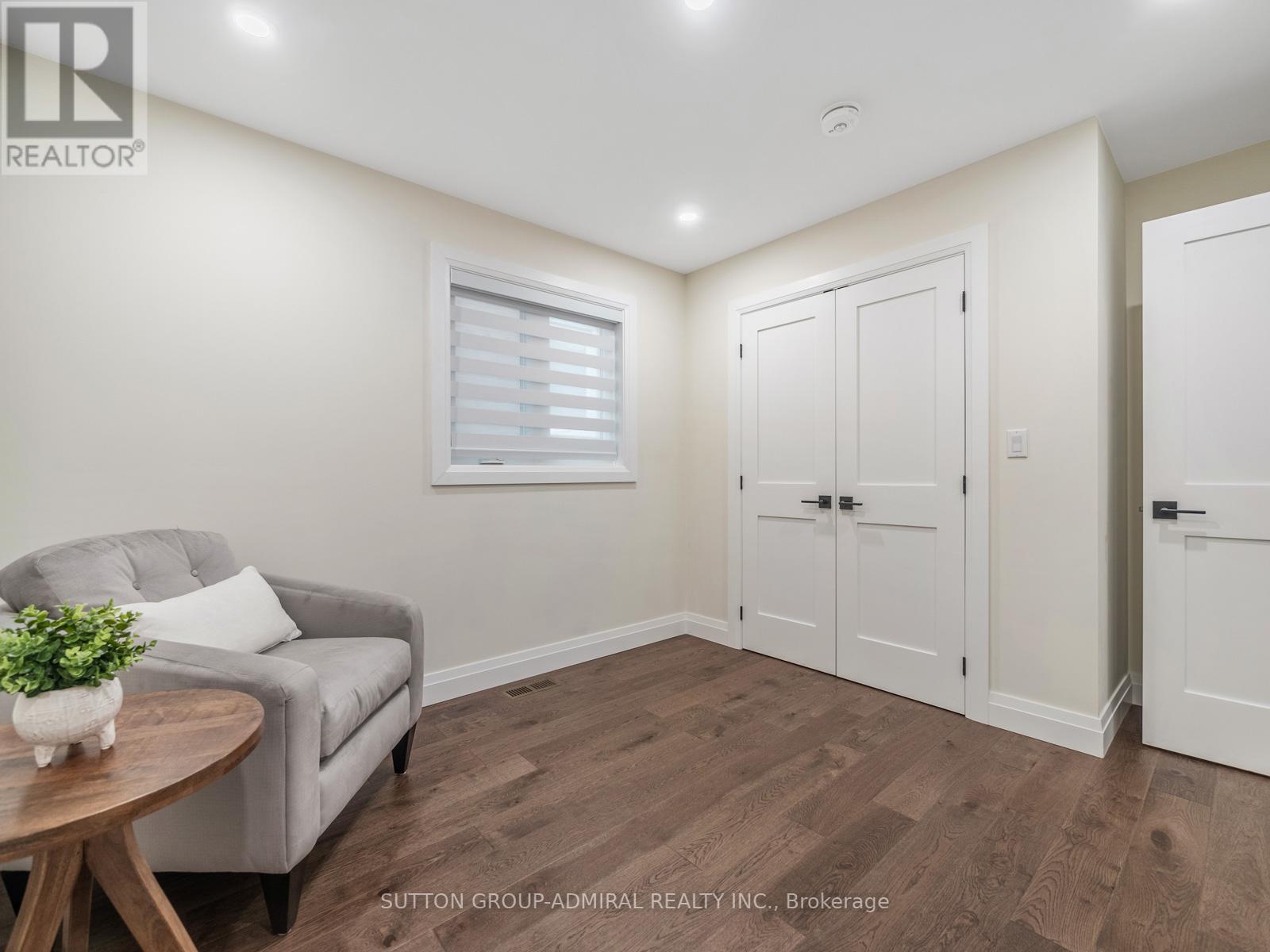 18 HASKELL CRES