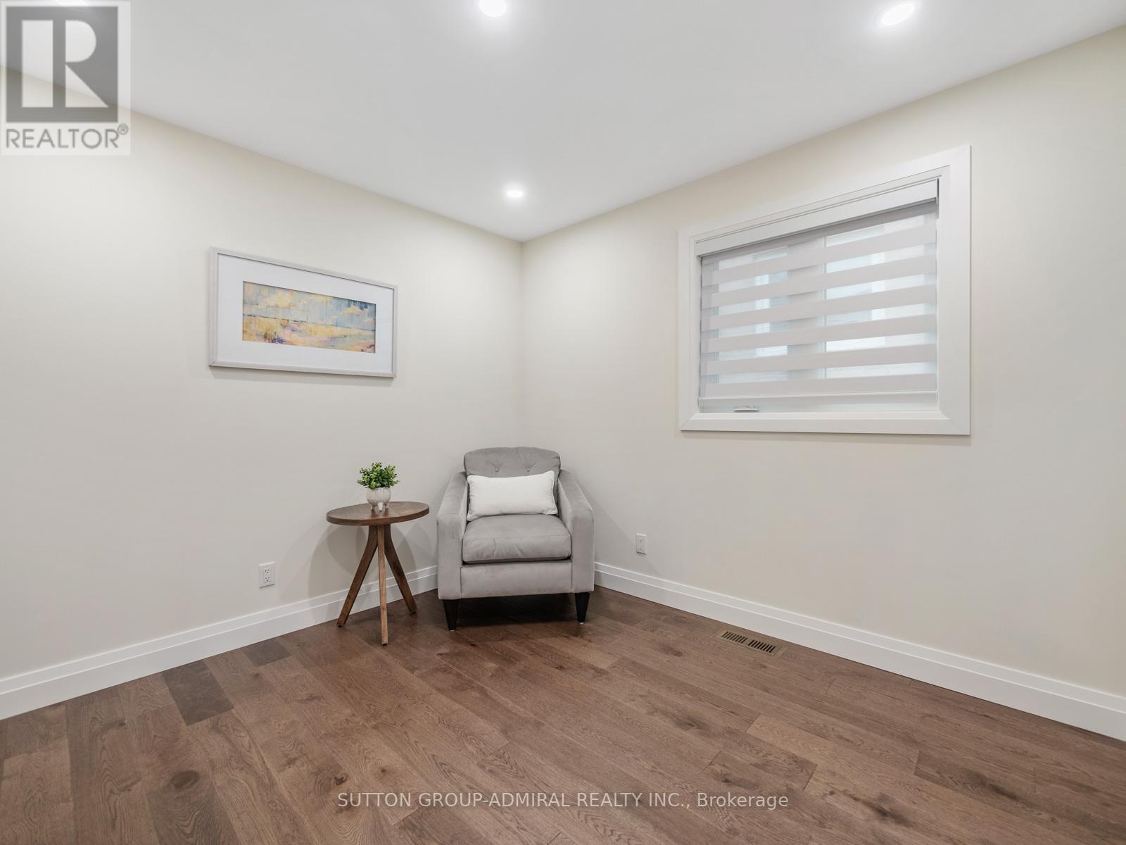 18 HASKELL CRES
