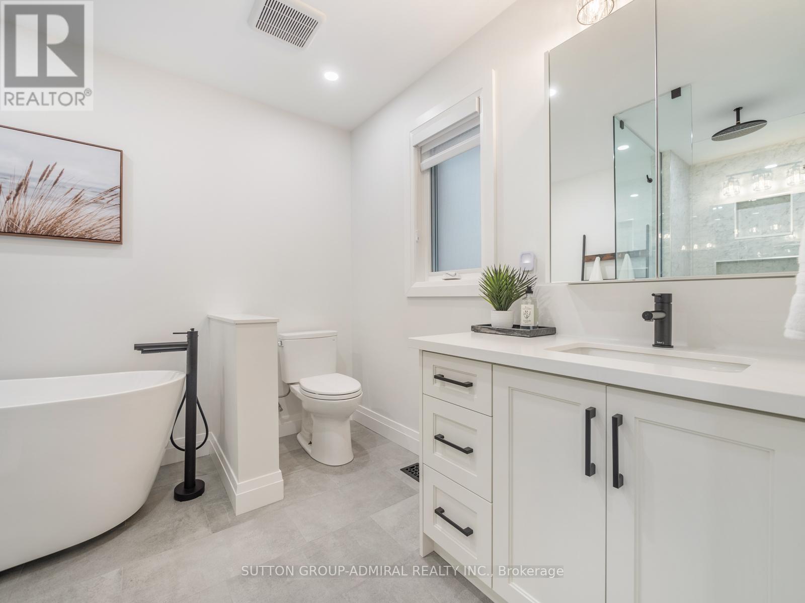 18 HASKELL CRES