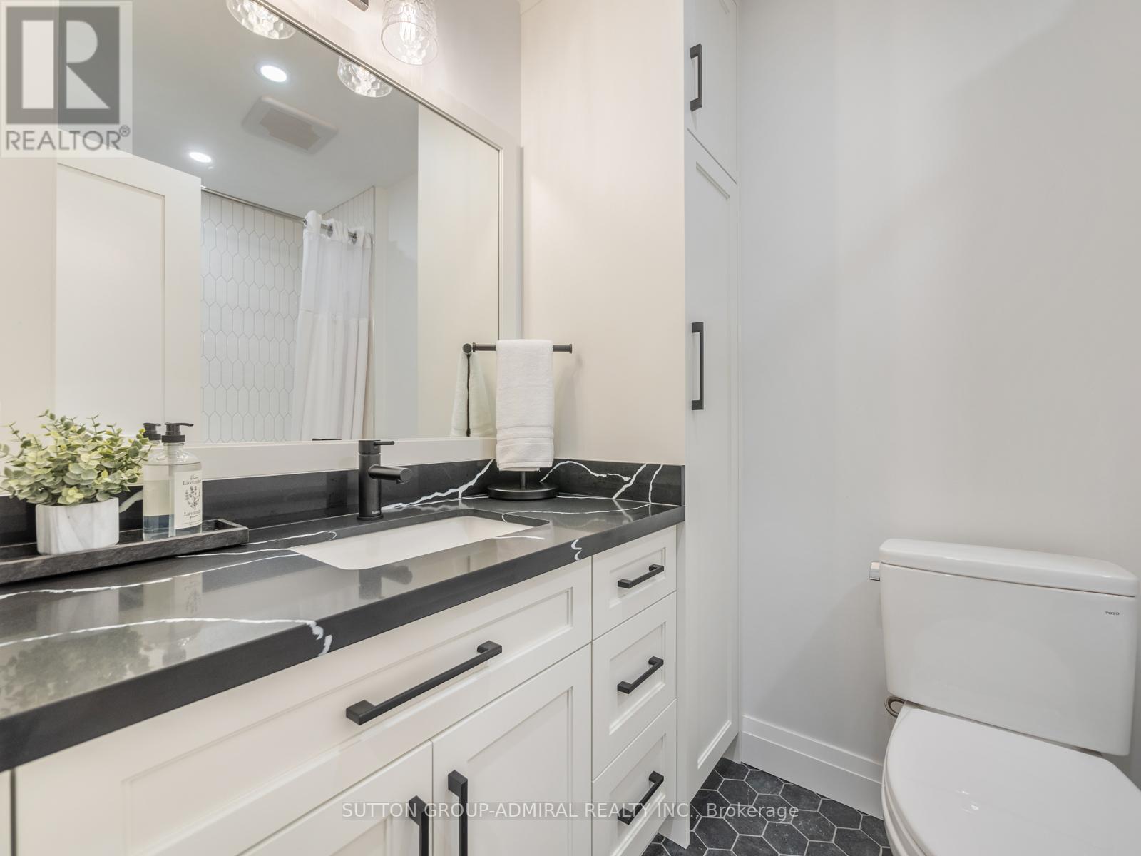 18 HASKELL CRES
