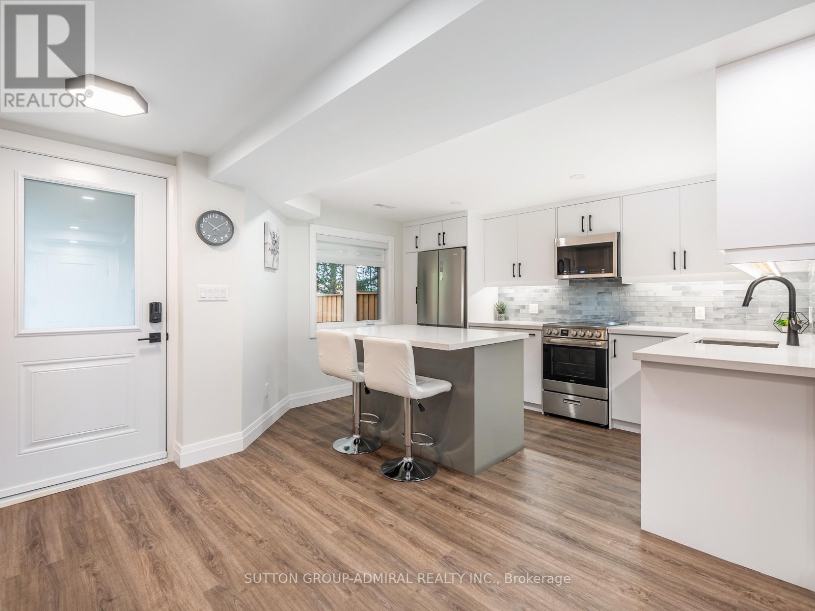 18 HASKELL CRES