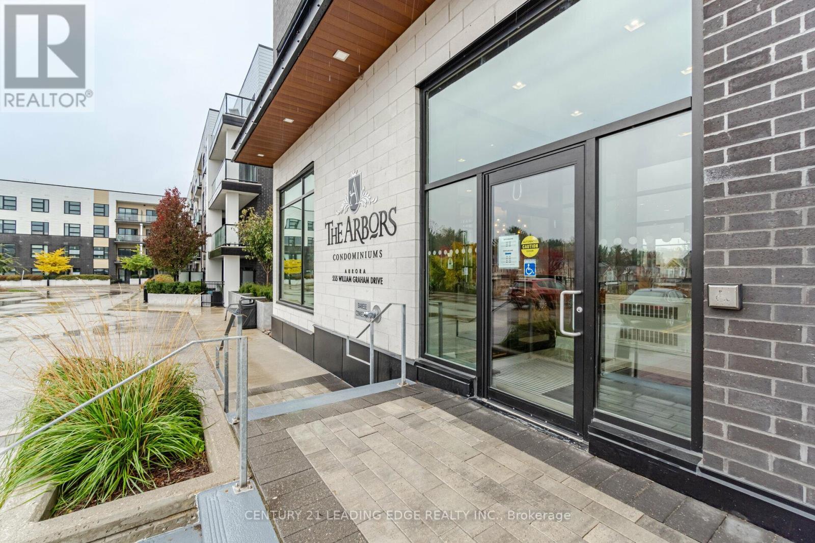 #215 -555 WILLIAM GRAHAM DR