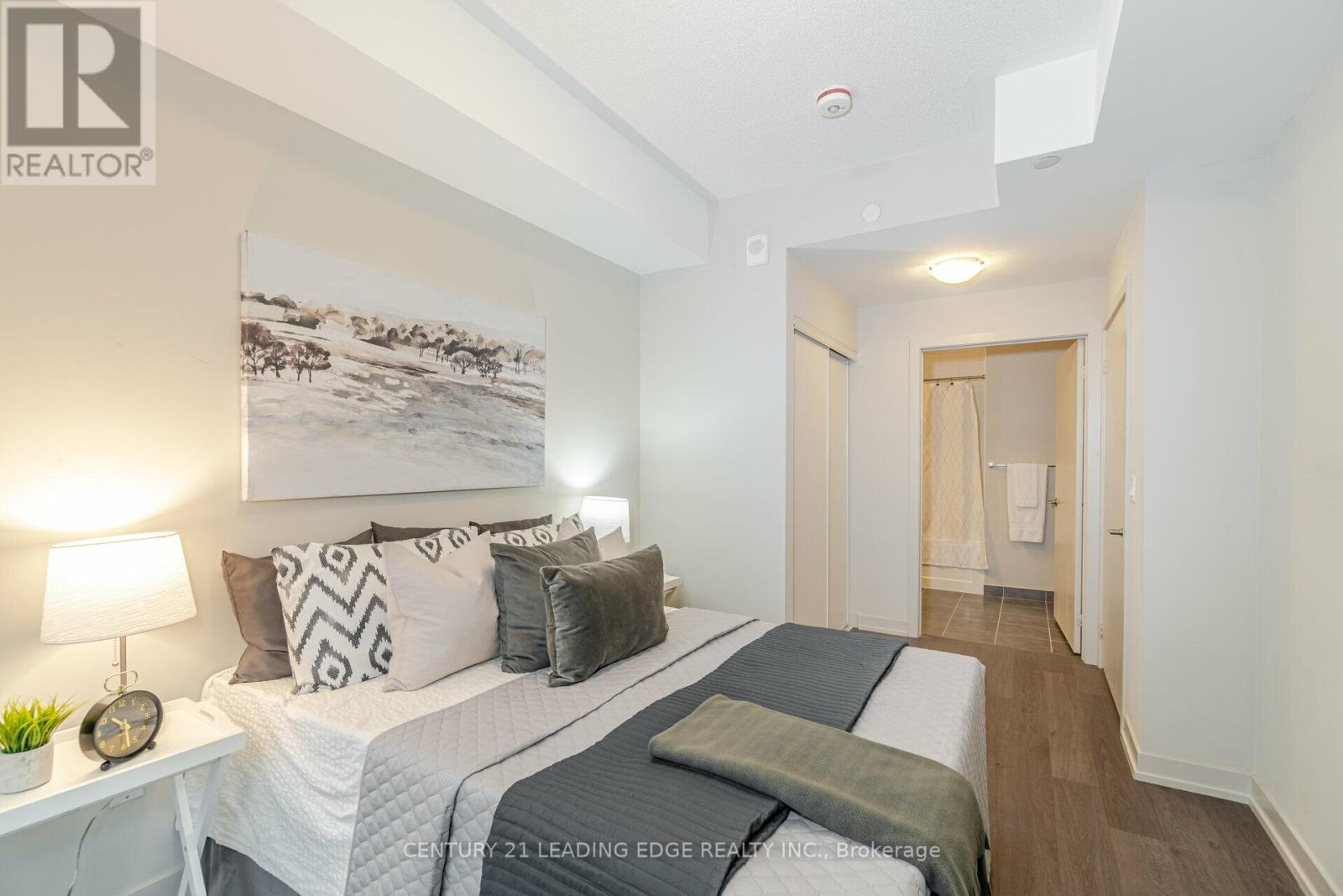 #215 -555 WILLIAM GRAHAM DR