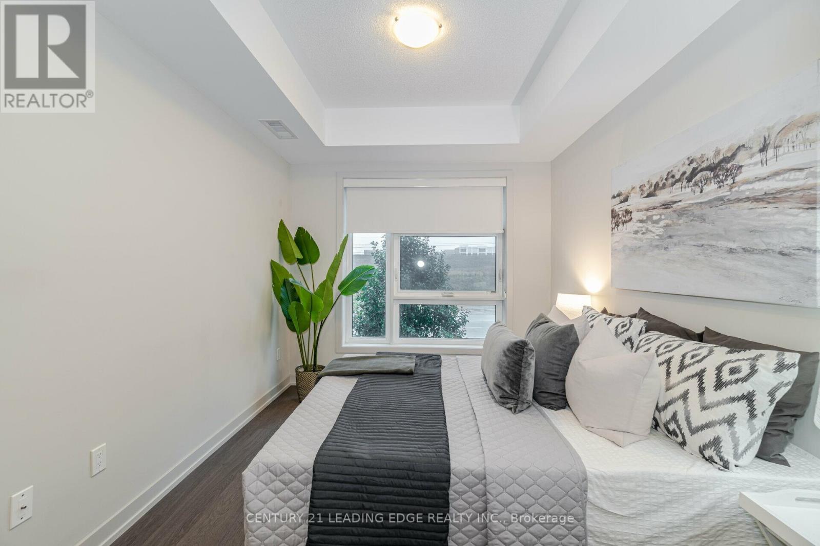 #215 -555 WILLIAM GRAHAM DR