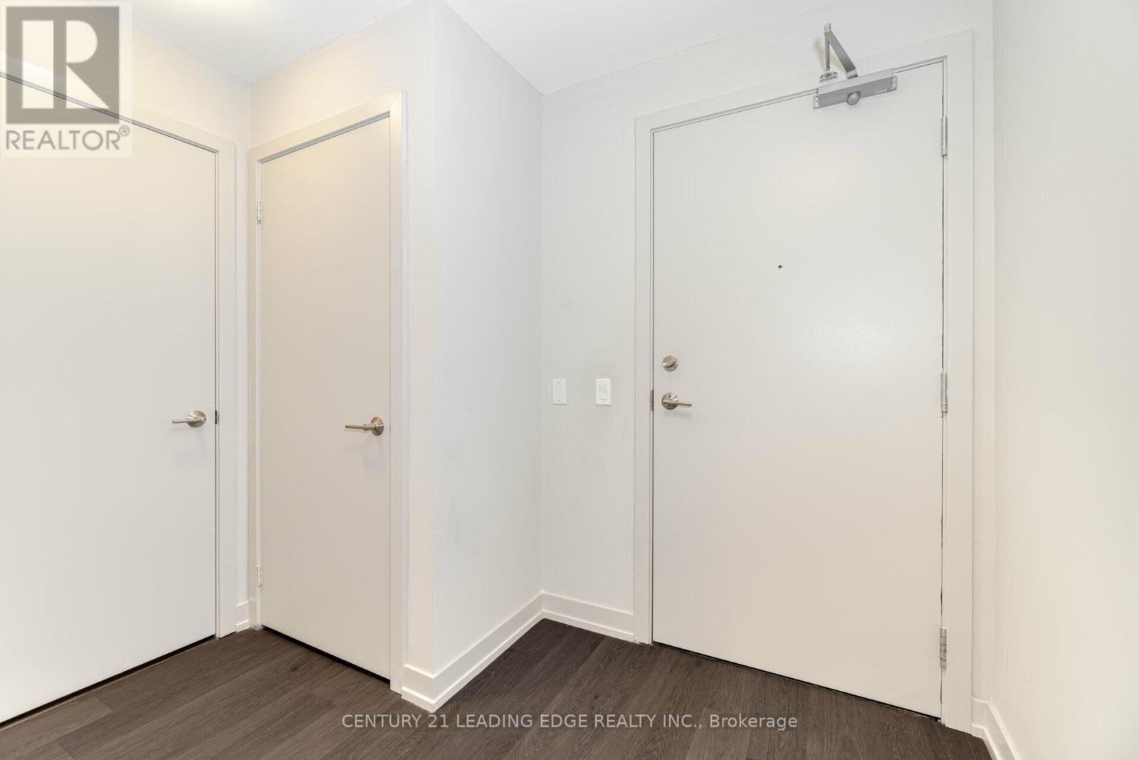 #215 -555 WILLIAM GRAHAM DR