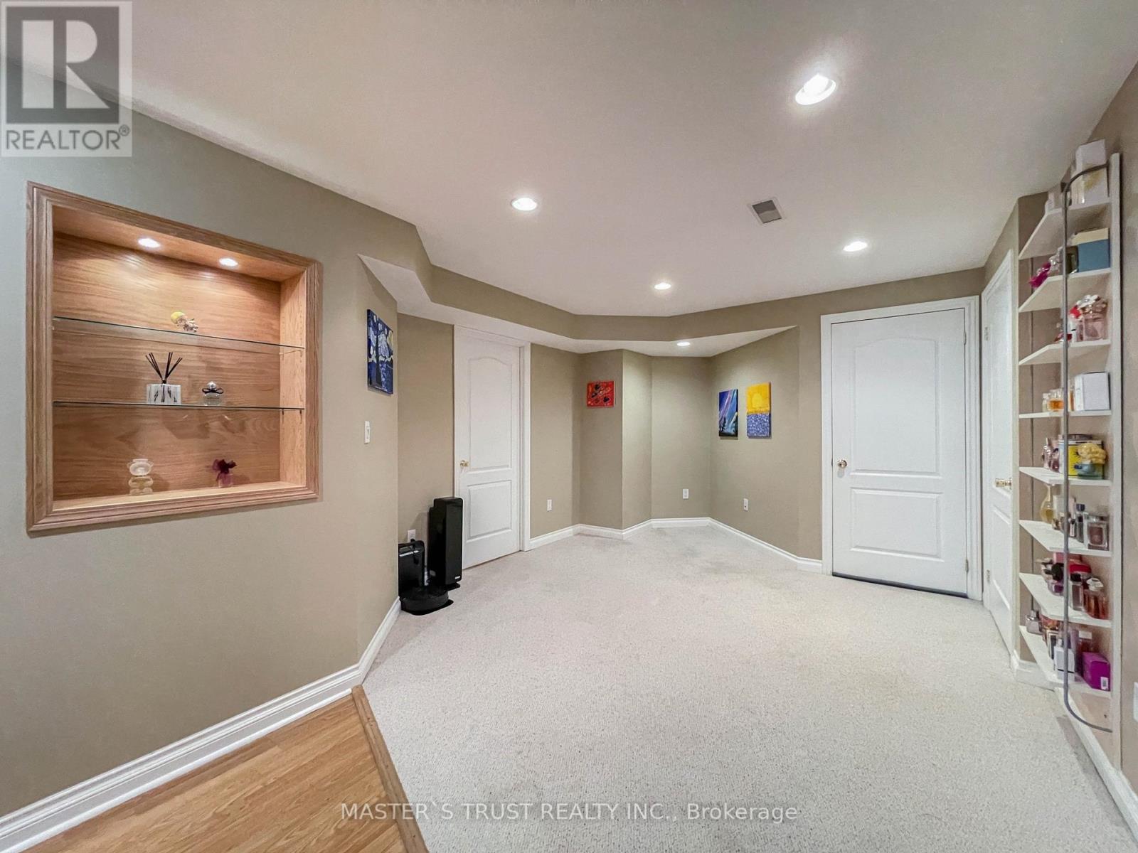 457 HEWITT CIRC