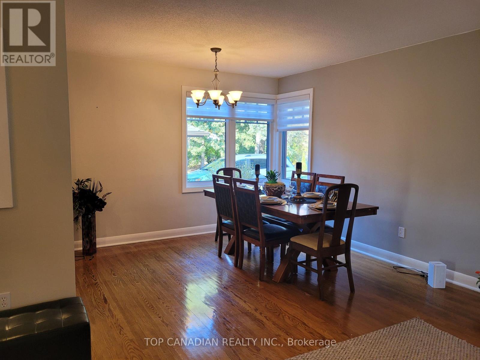 #MAIN -143 AVENUE RD, #Main