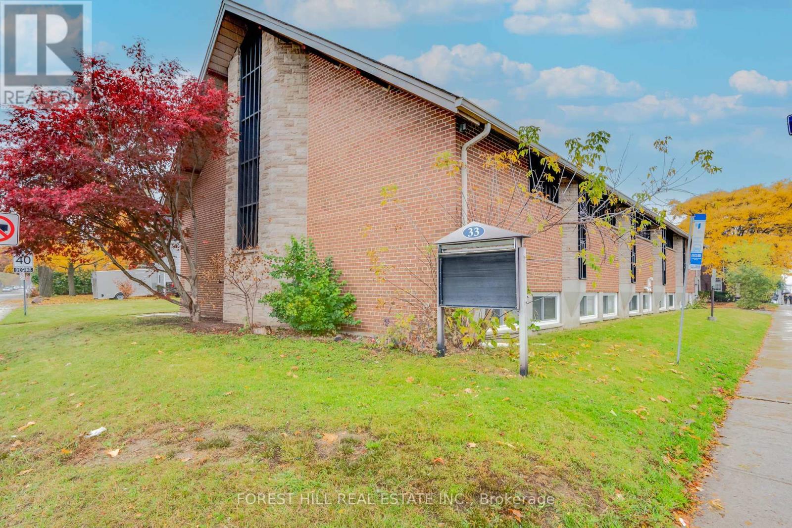 33 WELLINGTON ST E