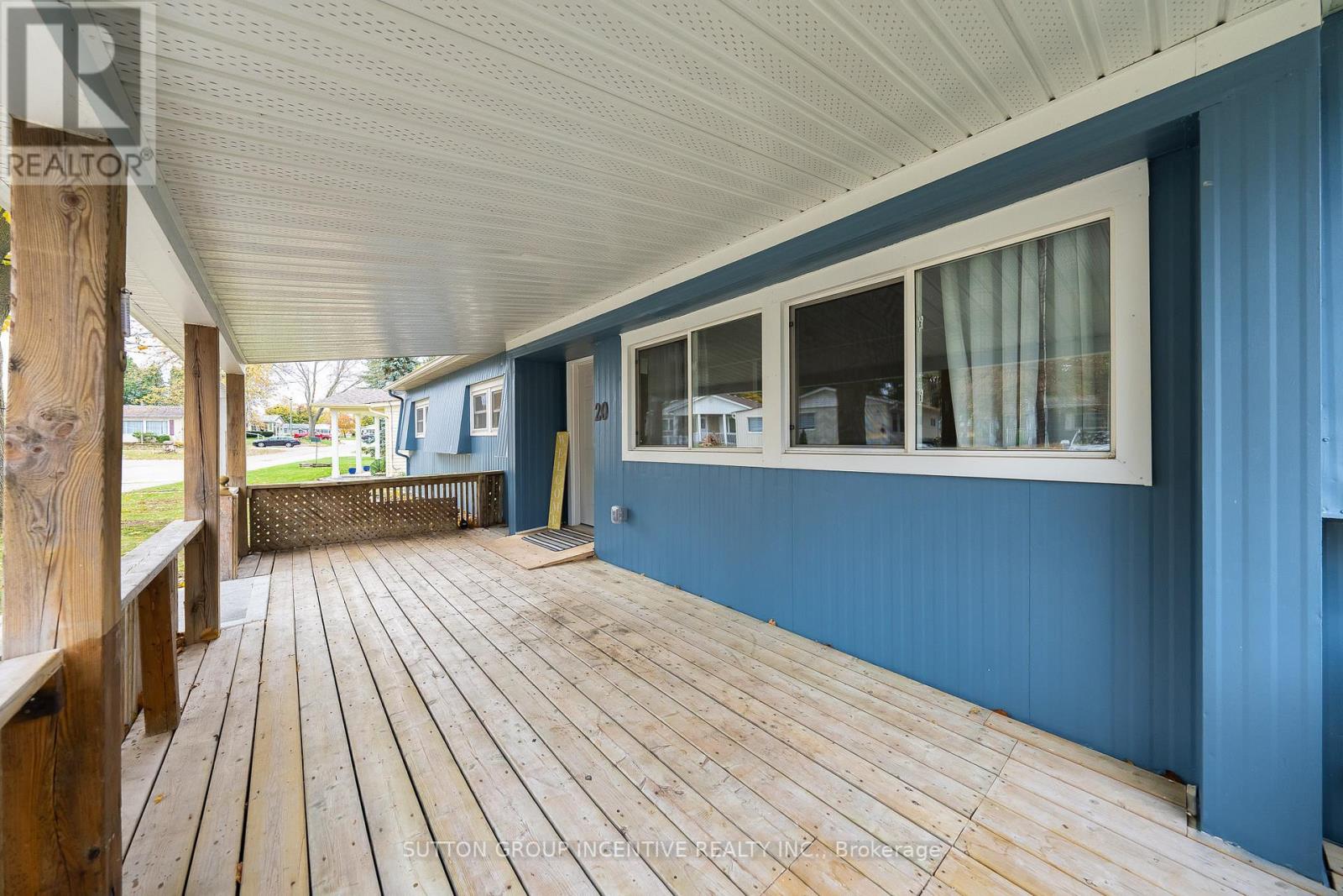 20 WEEPING WILLOW DR