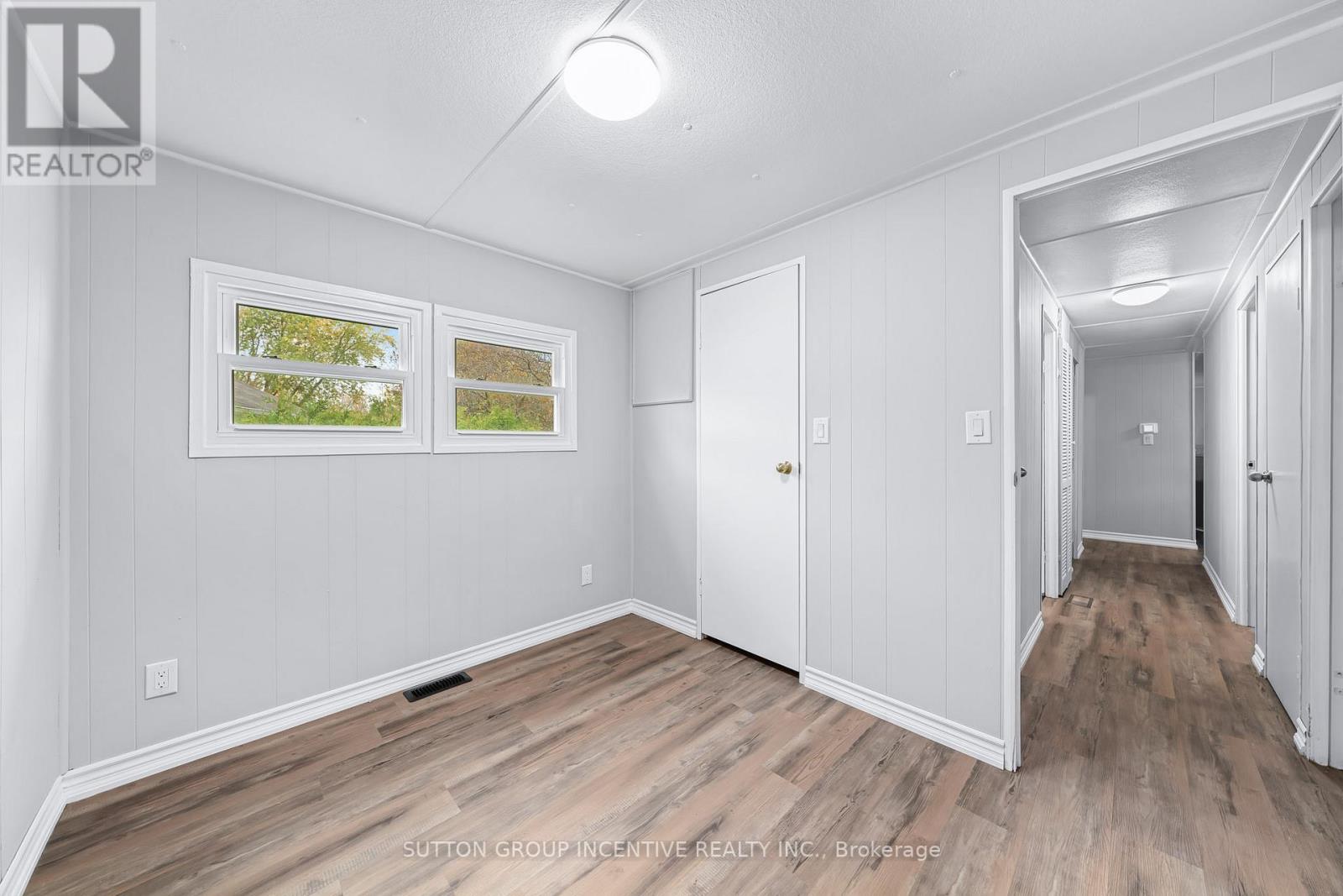 20 WEEPING WILLOW DR