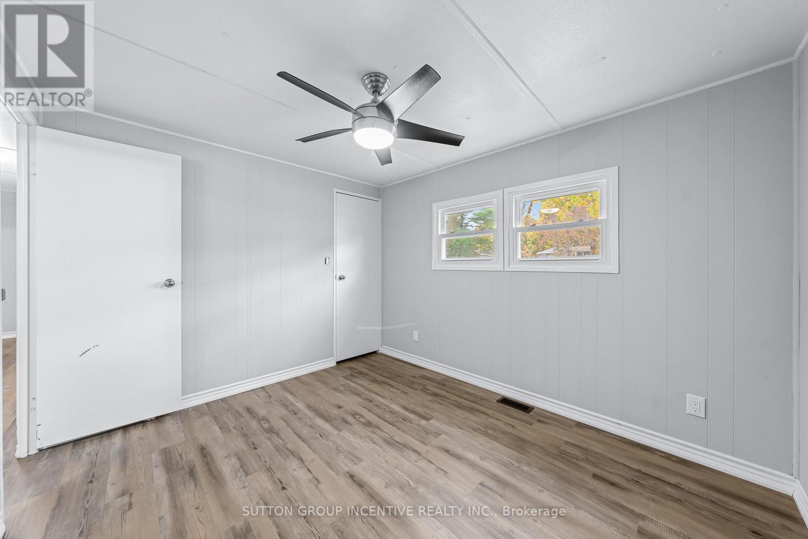 20 WEEPING WILLOW DR