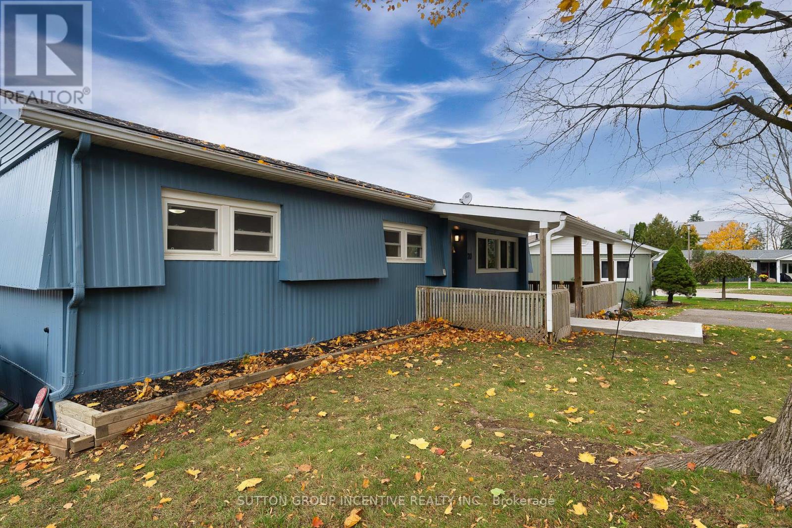 20 WEEPING WILLOW DR