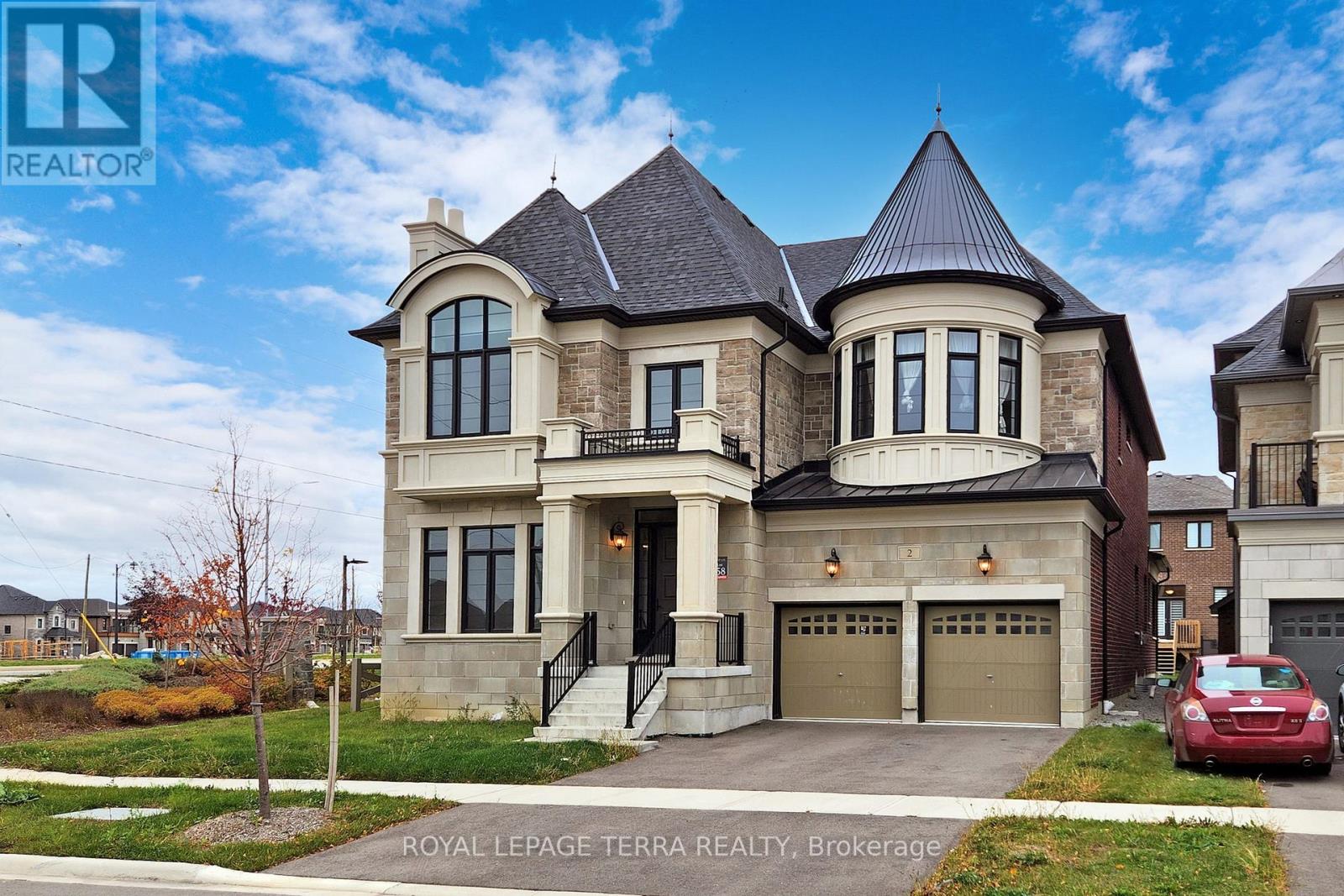 2 PINE HEIGHTS DR