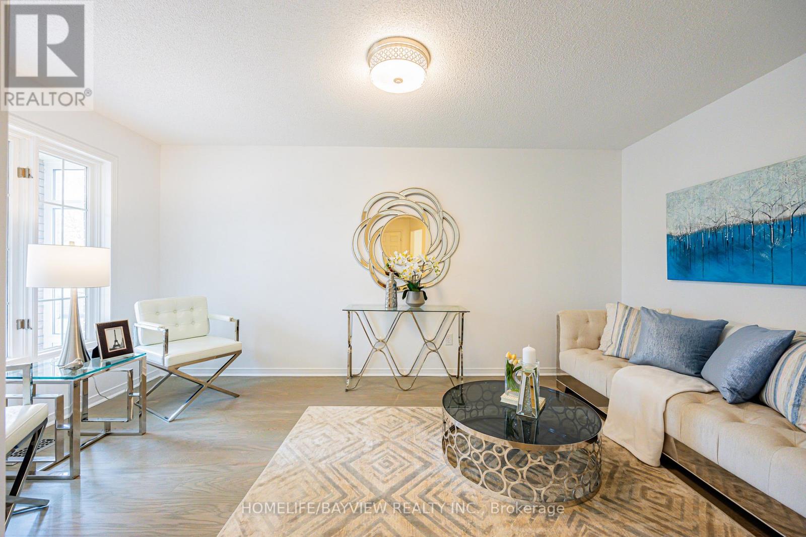 924 COLLEGE MANOR DR