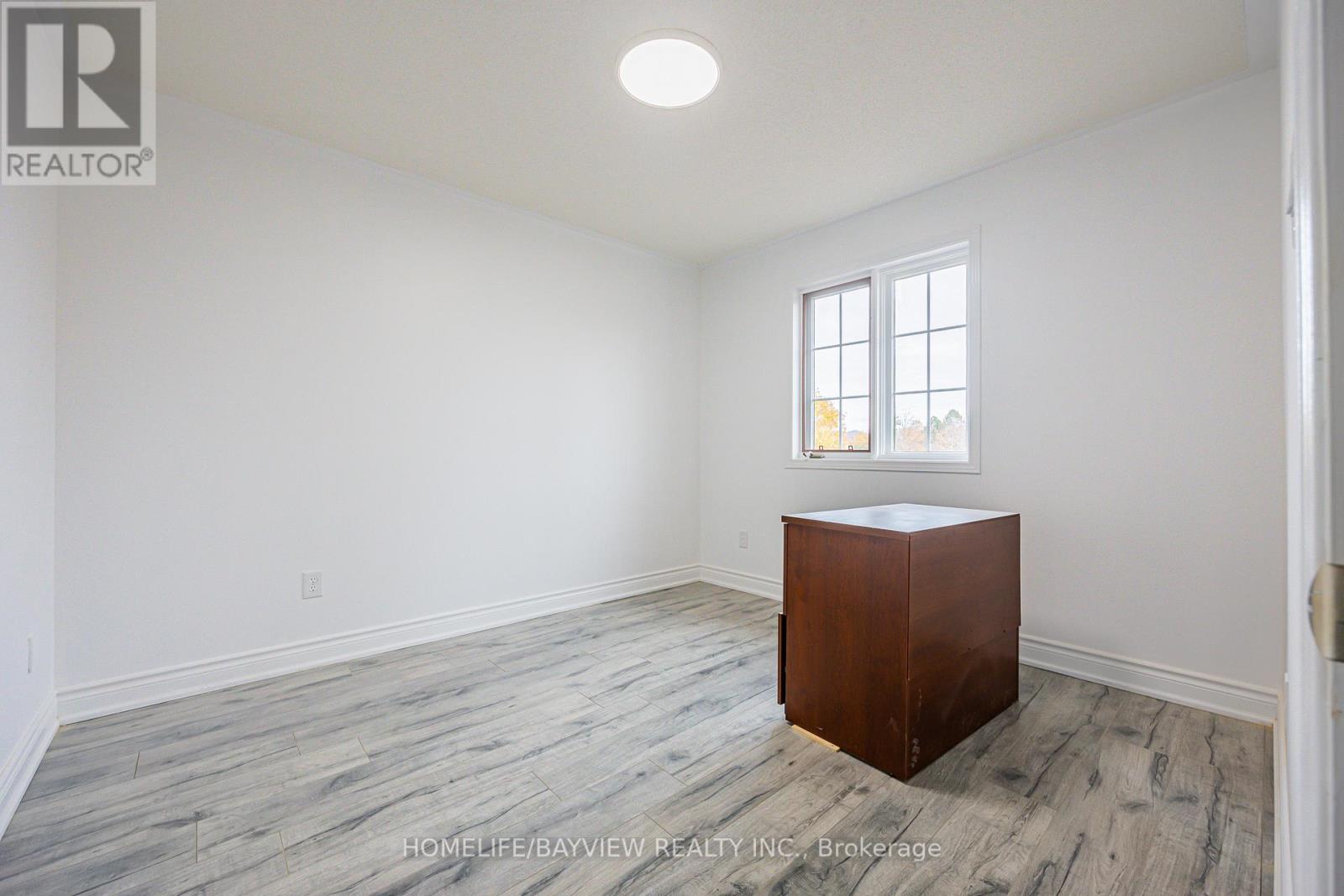 924 COLLEGE MANOR DR