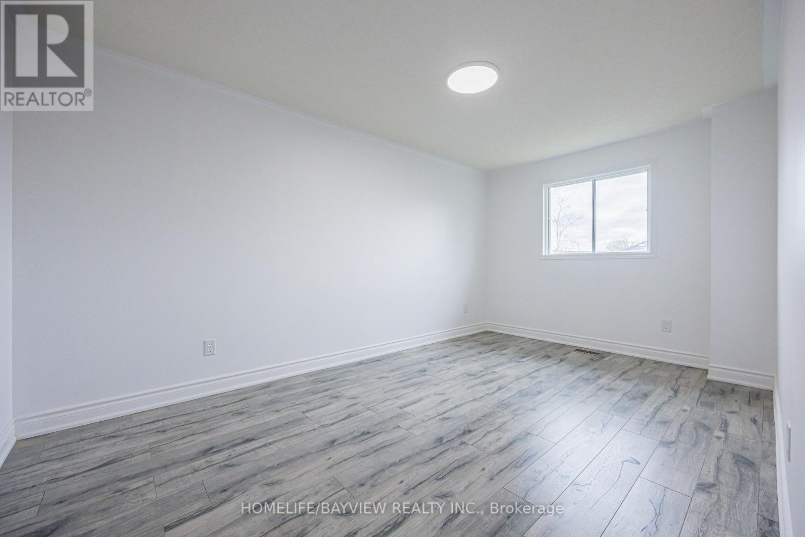 924 COLLEGE MANOR DR