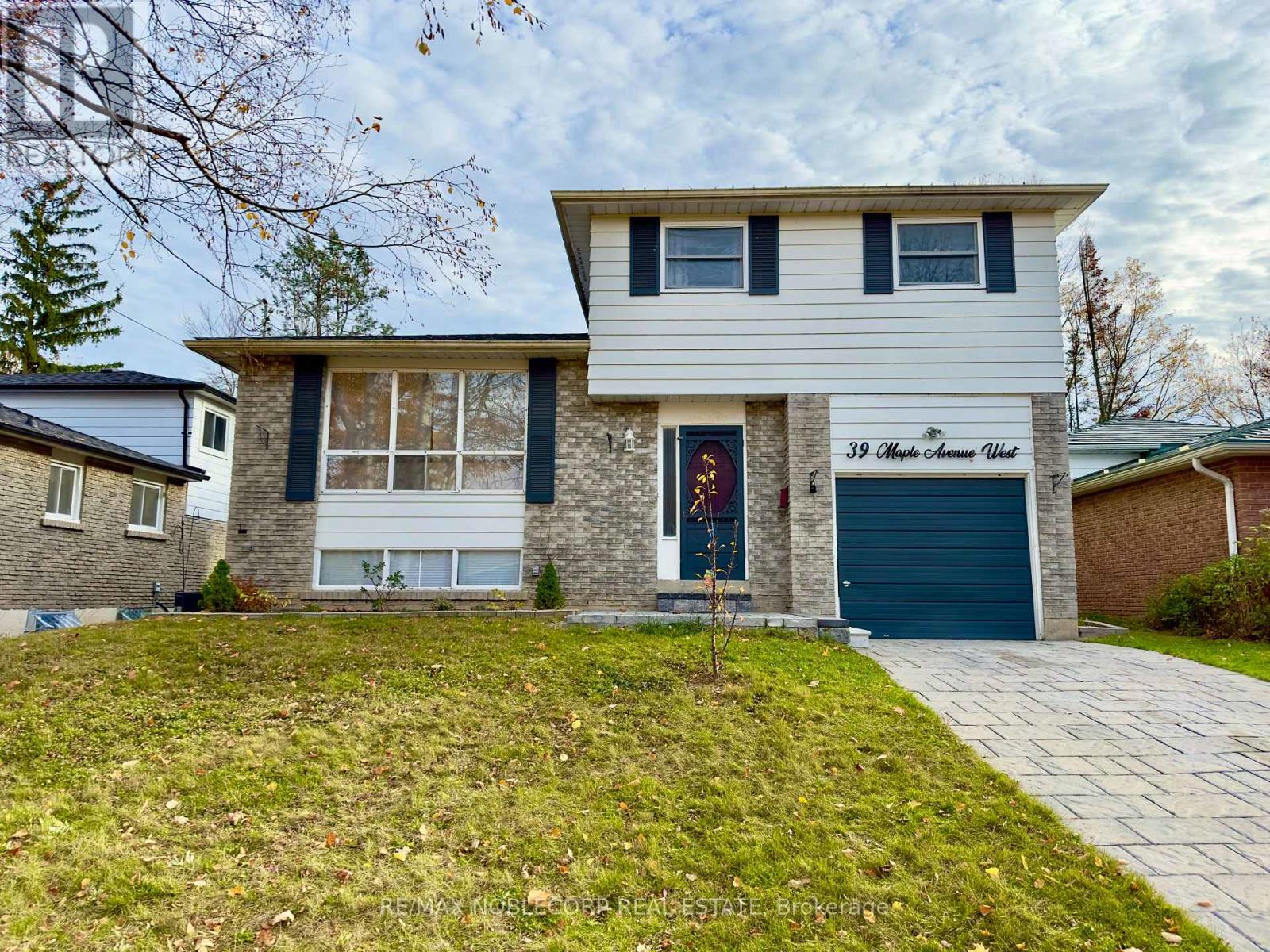 39 MAPLE AVE W