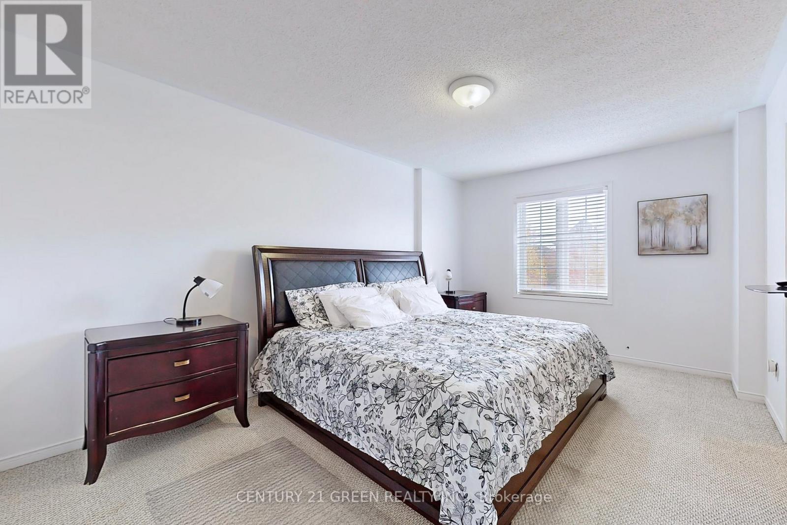 145 BAYWELL CRES S