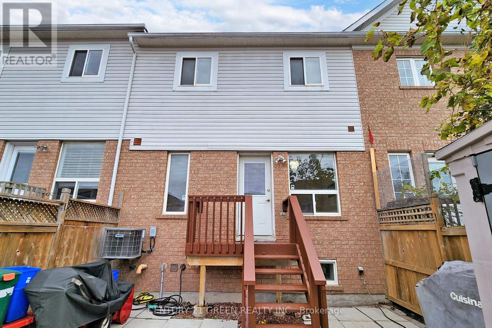 145 BAYWELL CRES S
