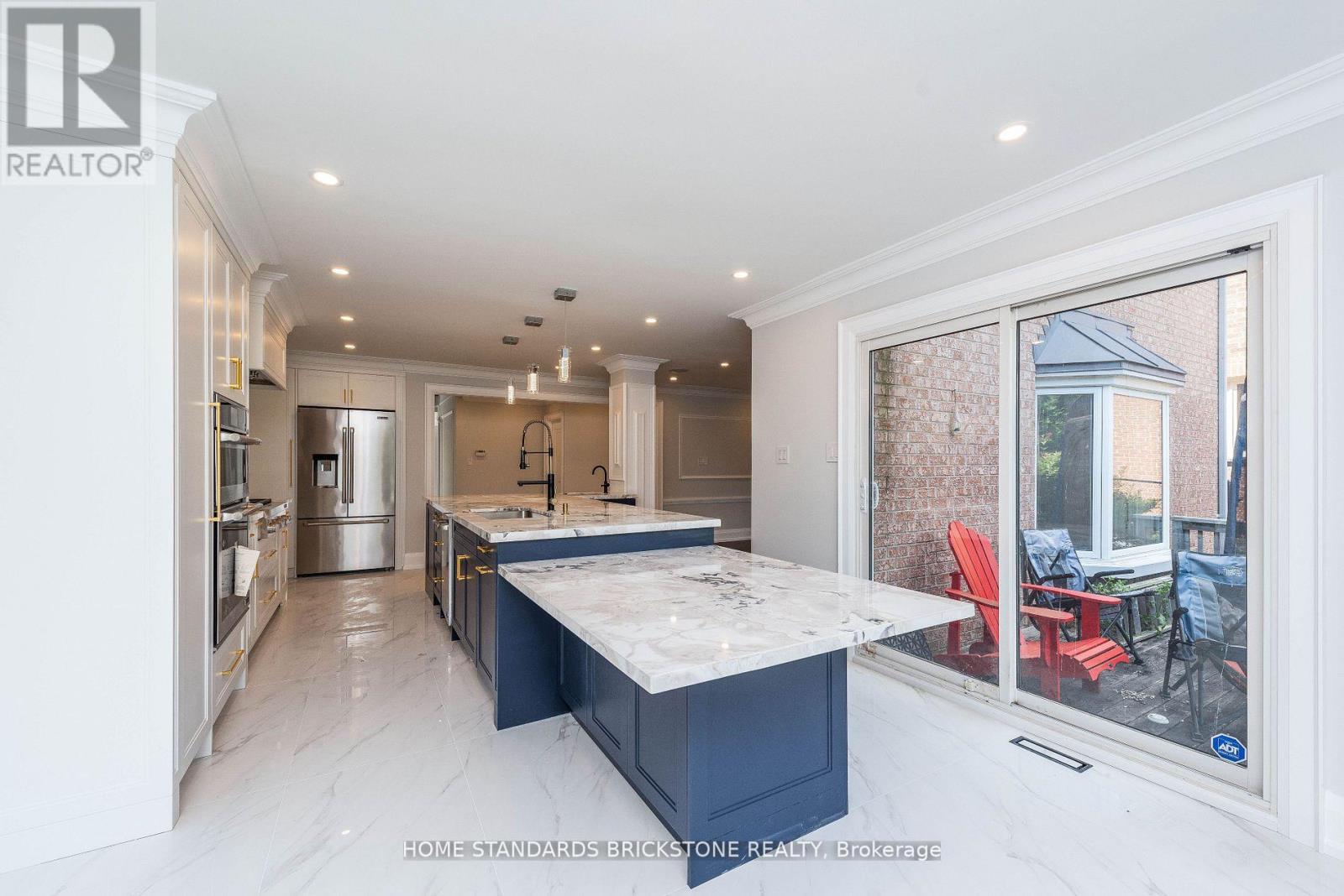 833 LOCKWOOD CIRC