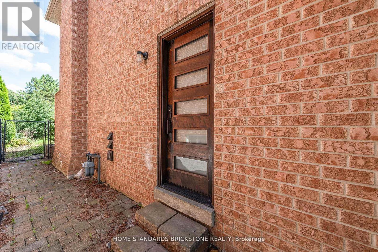 833 LOCKWOOD CIRC