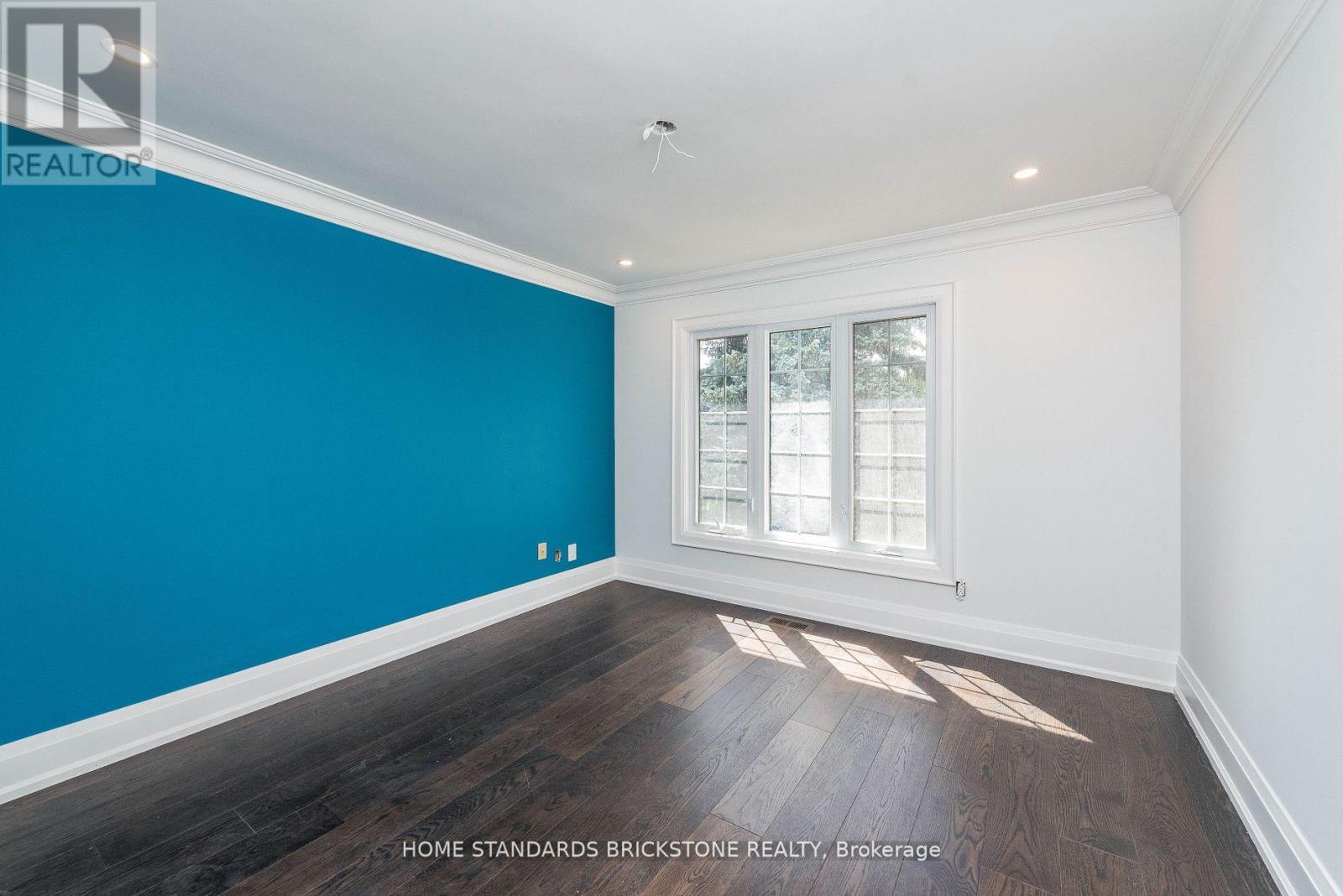 833 LOCKWOOD CIRC